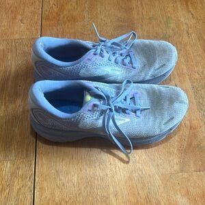Ladies Brooks Ghost 14 running shoes